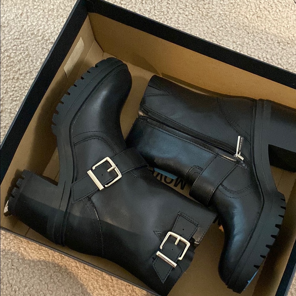 NEW Kenneth Cole Chunky Leather Boots